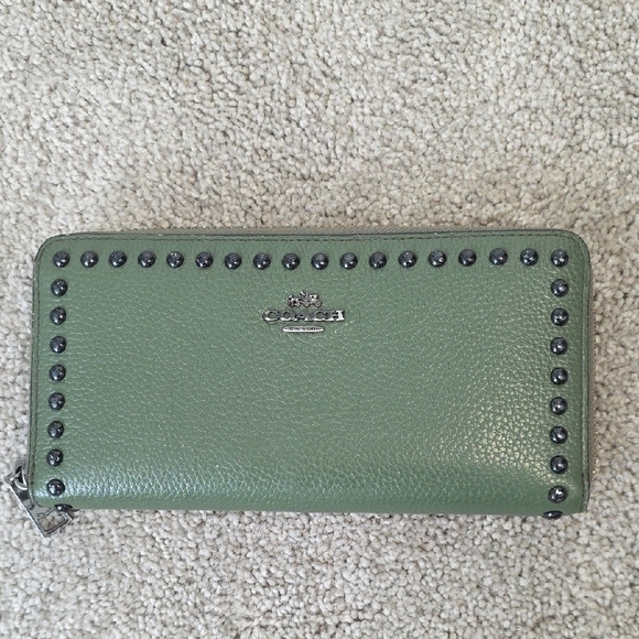 Coach Olive Green Leather Shoulder Bag with Wallet - Picture 7 of 12